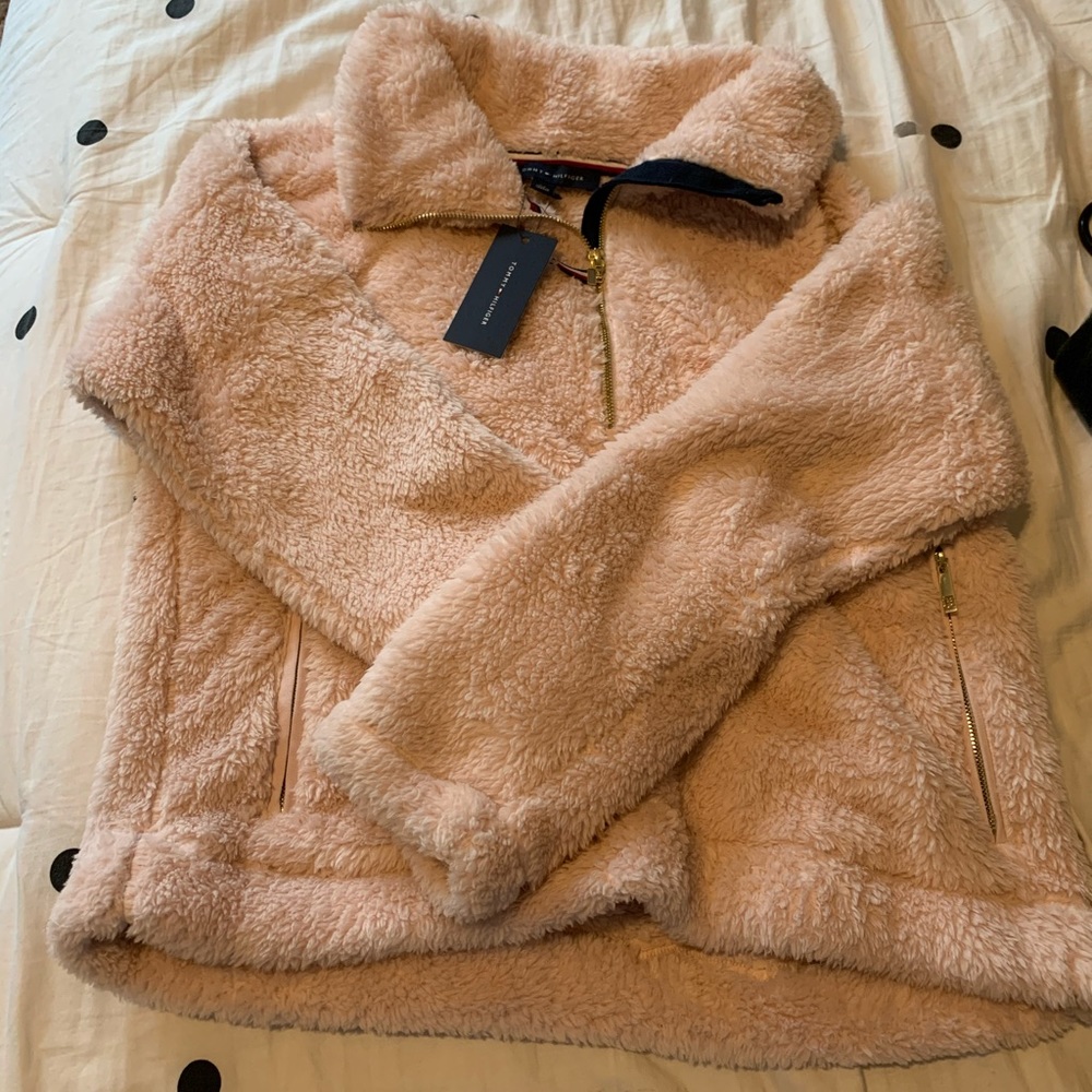 Tommy turtleneck sweater ✨